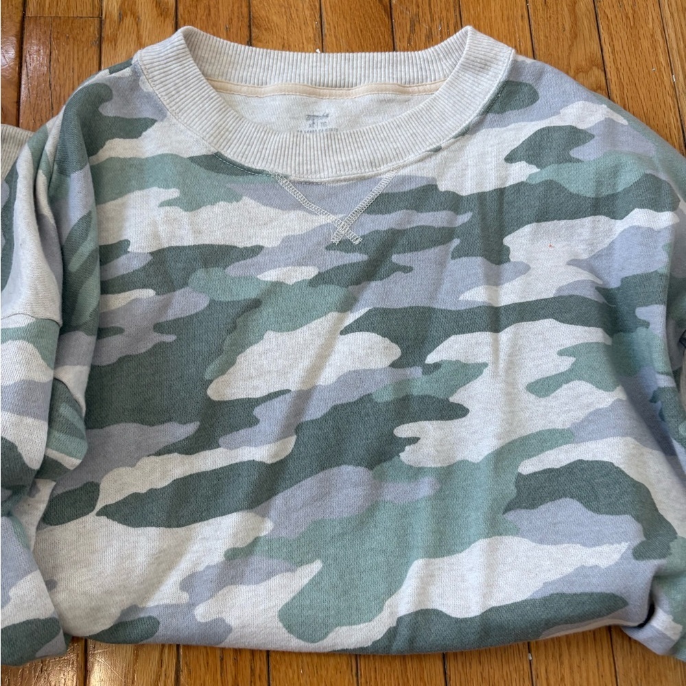 Camo crew top